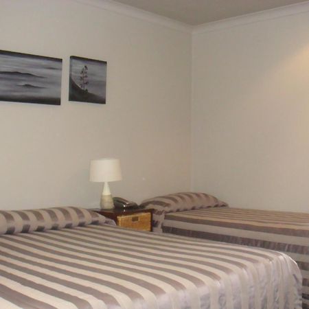 Bristol Motel Upper Hutt Exteriör bild