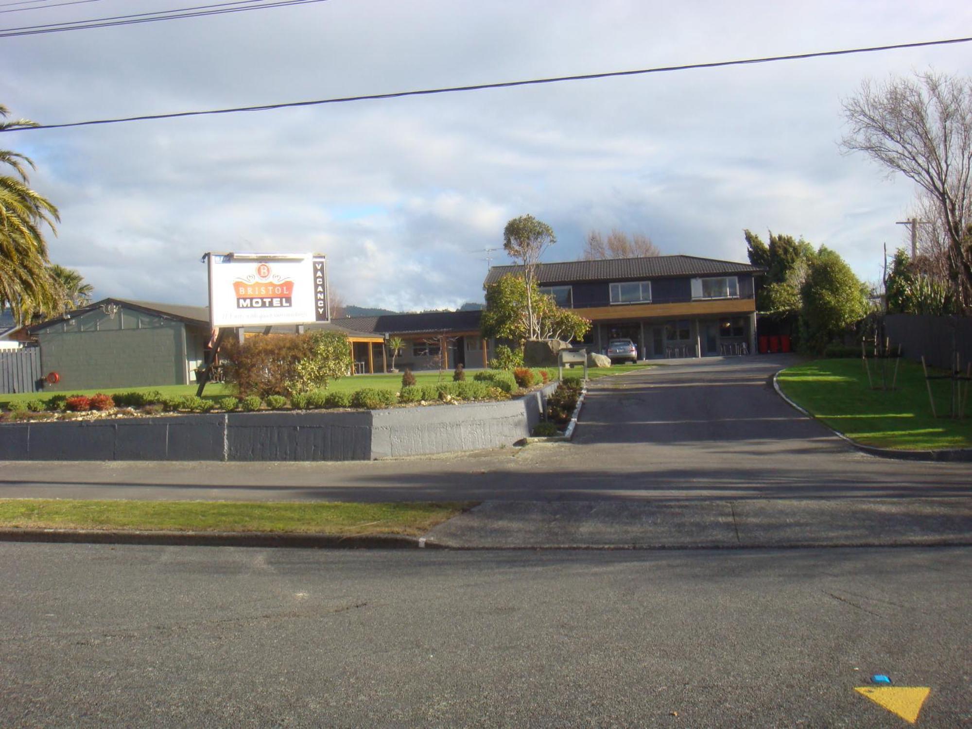 Bristol Motel Upper Hutt Exteriör bild